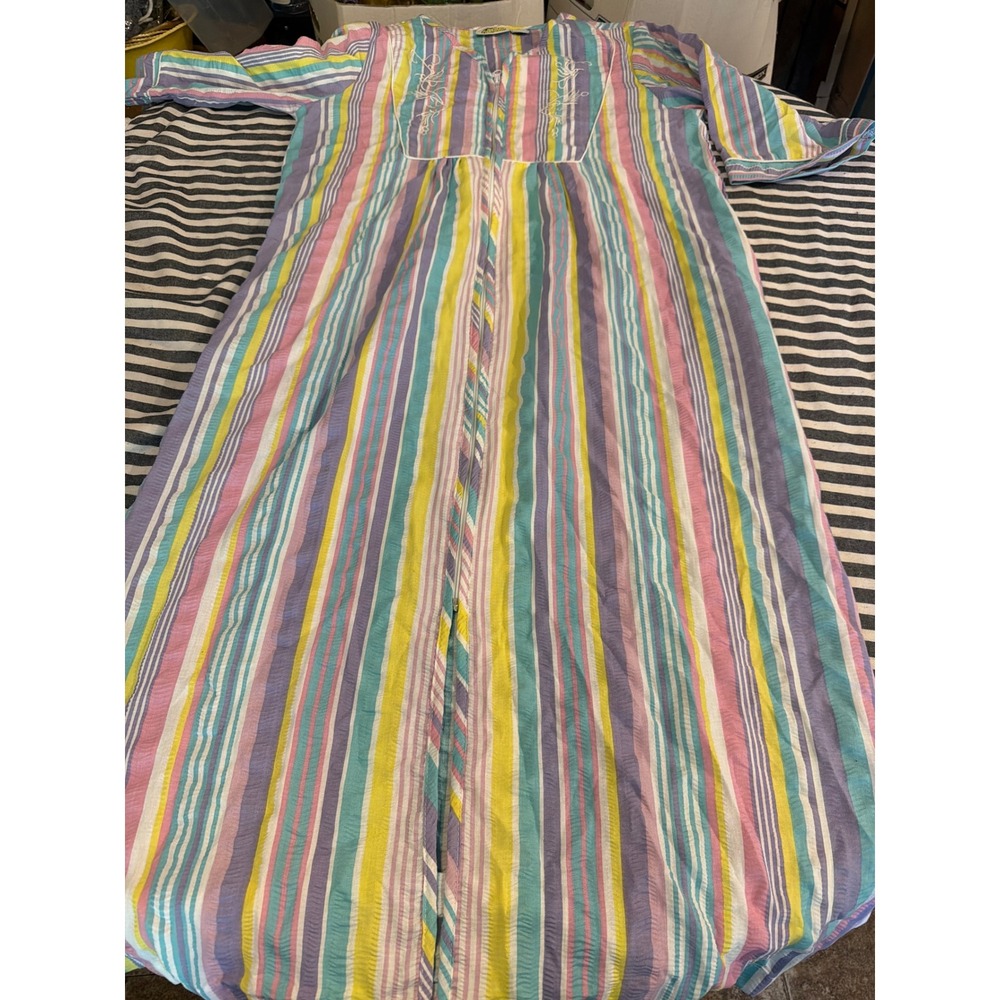 Collections Etc Pastel Striped Cotton Seersucker Caftan Robe Zip Front Medium